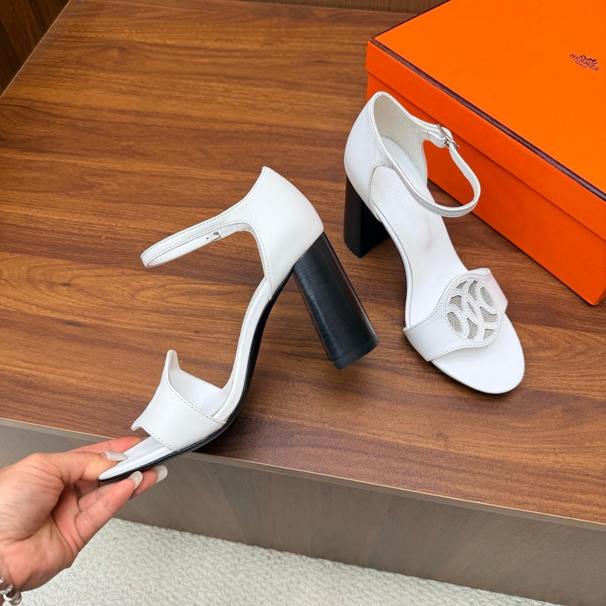 HM 26s Marquise Sandal 85mm In White Calfskin