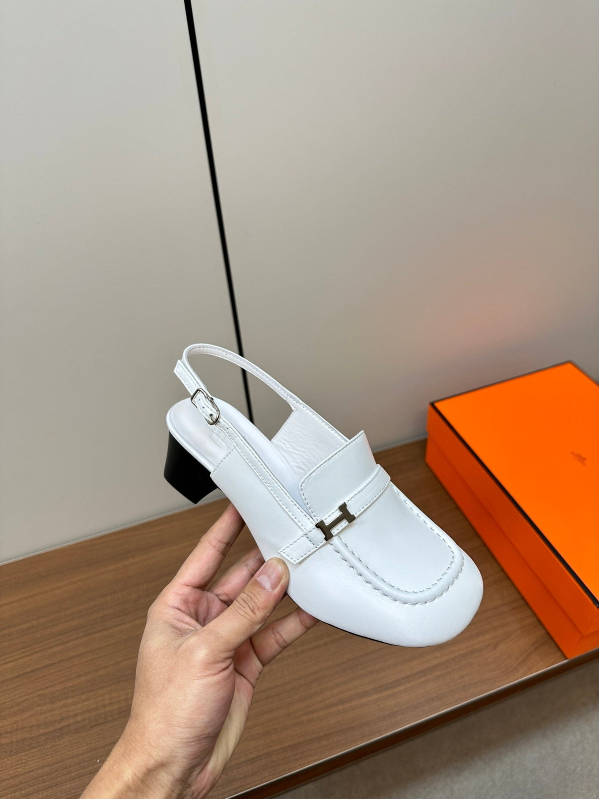 Infinie 50 pump white