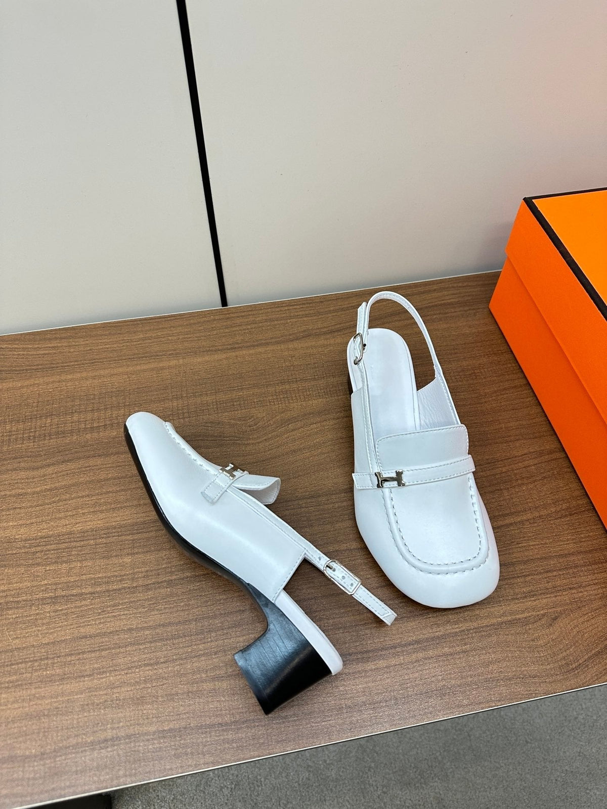 Infinie 50 pump white
