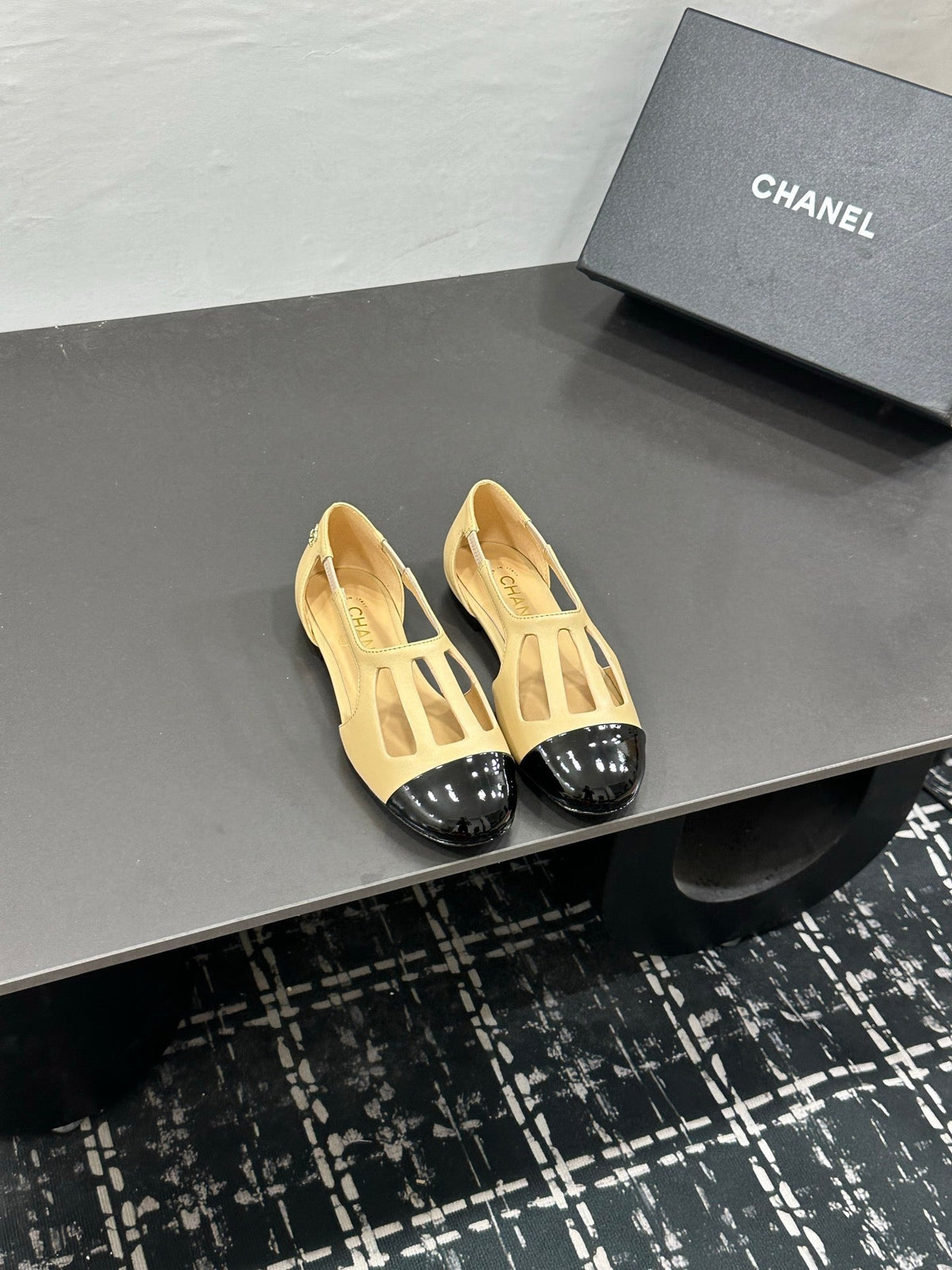 Chanel 2026 Flat Sandals Leather Sheepskin 832561