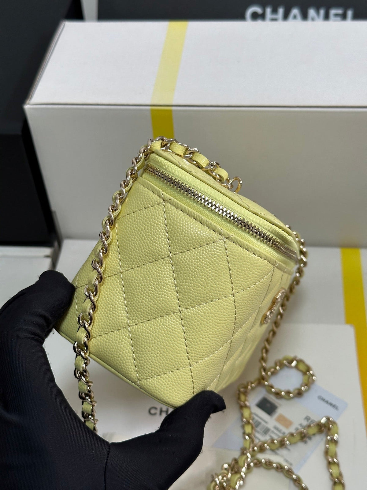 CC 25C Vanity Case 17cm Yellow Caviar Leather Heart Rhinestone Light Gold Hardware 243418