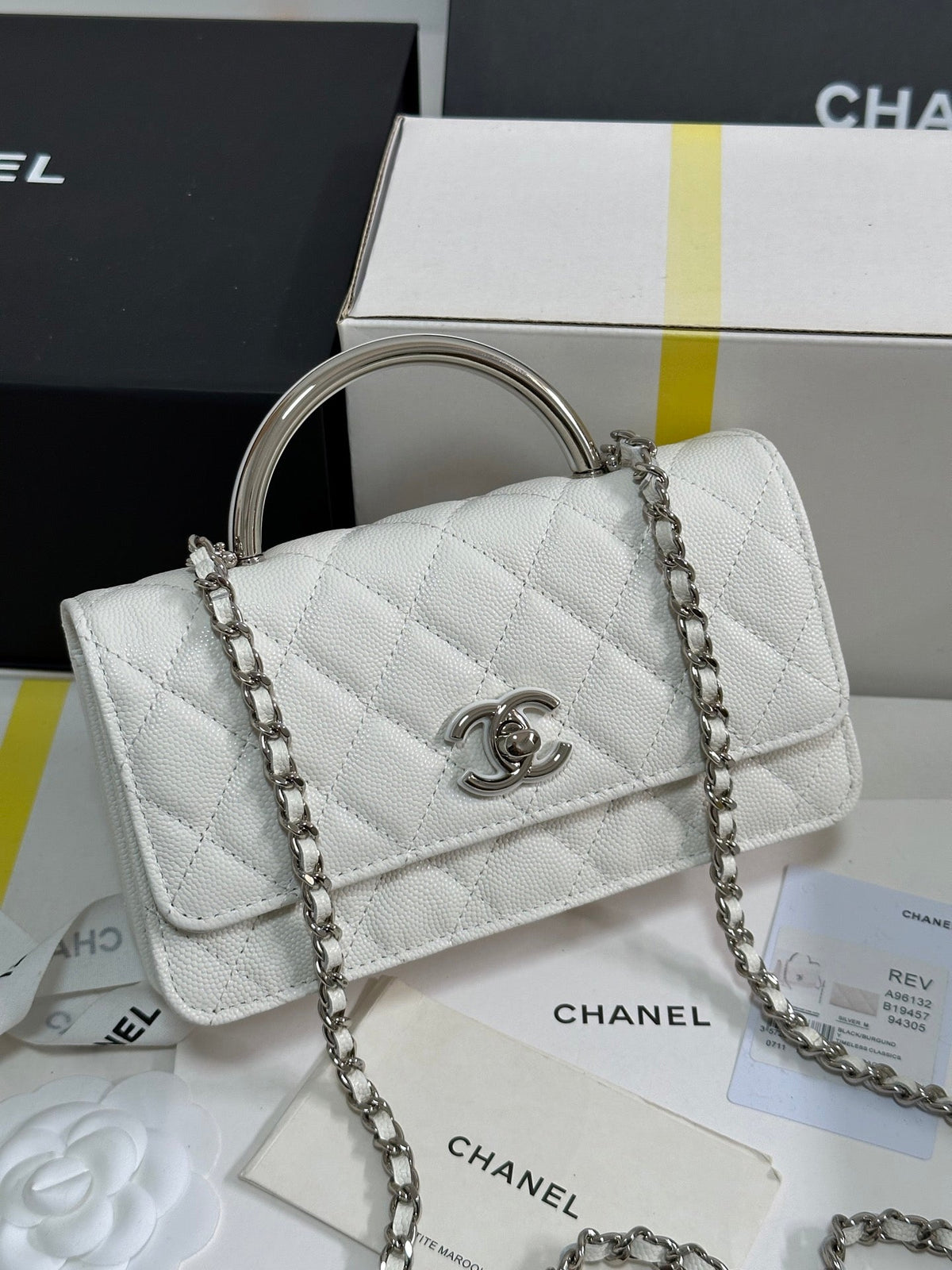 CC 25P Wallet Woc Handle 17cm White Leather Silver Hardware 243442