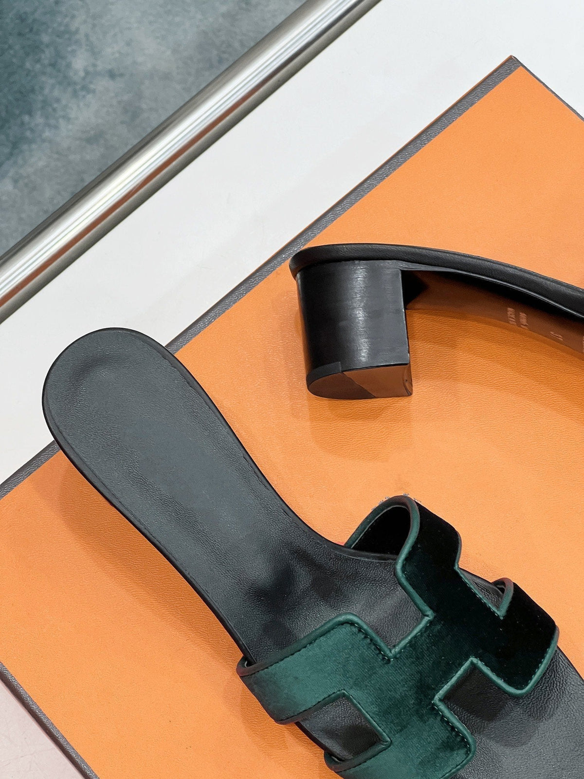 0ran 45 sandal dark green velvet goatskin