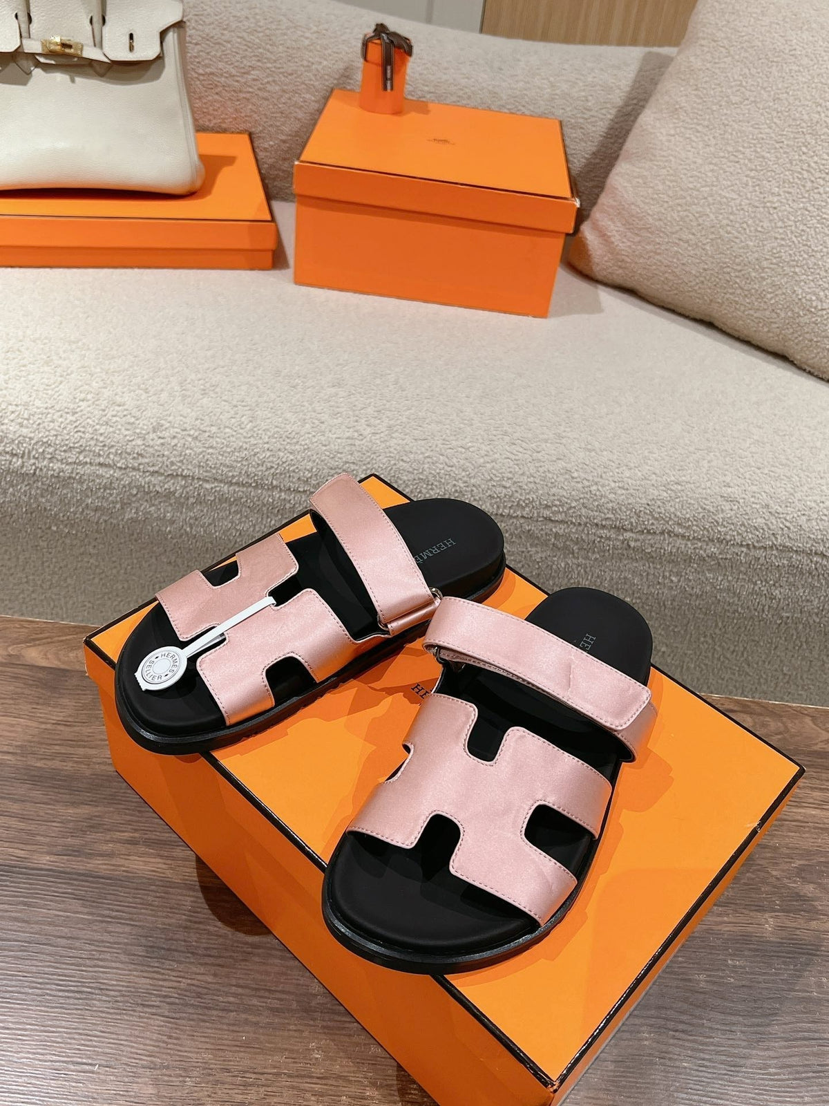 CHYPRE SANDAL BLACK MIX PASTEL PINK CALFSKIN