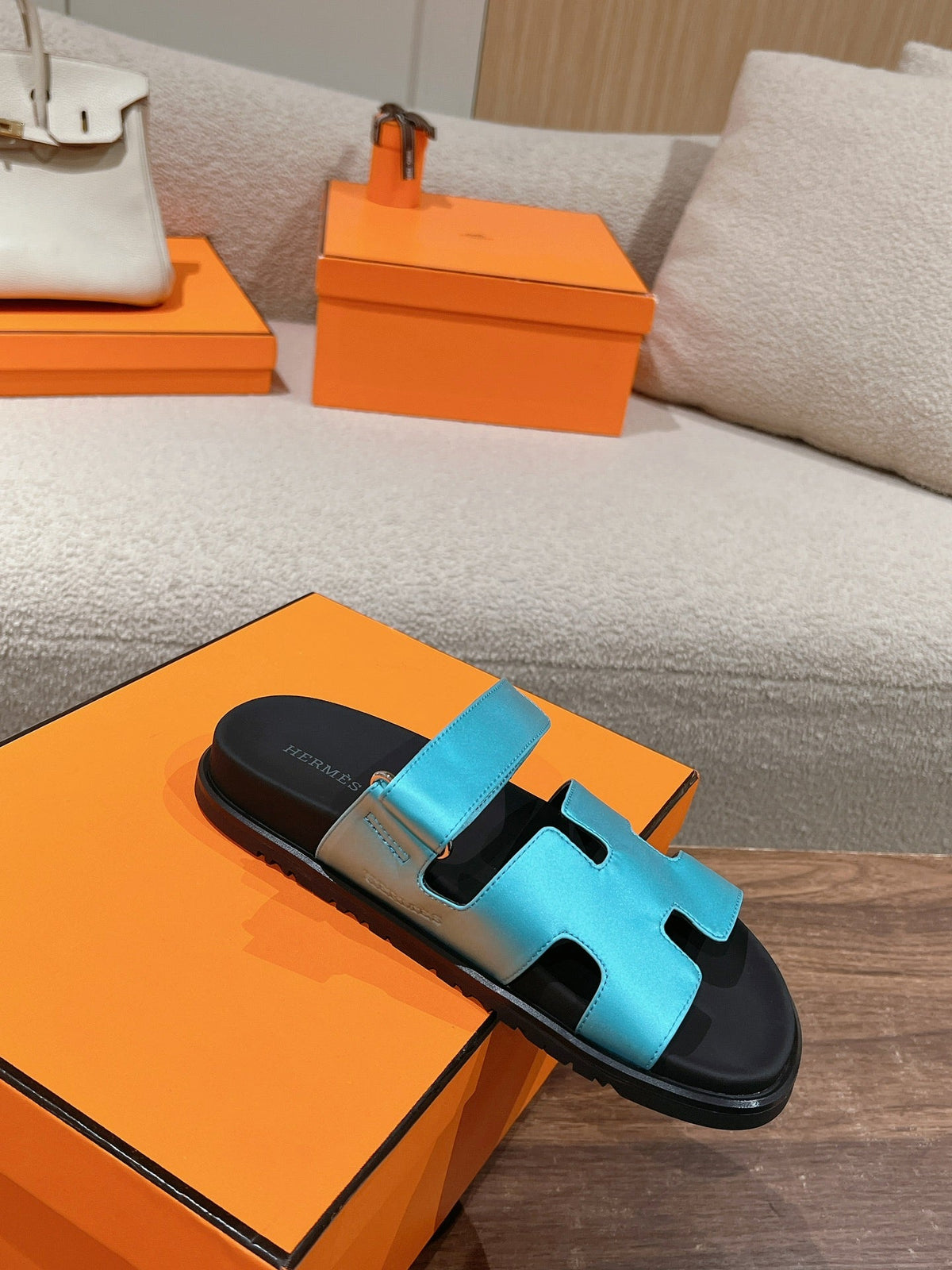 CHYPRE SANDAL BLACK MIX SKY CALFSKIN