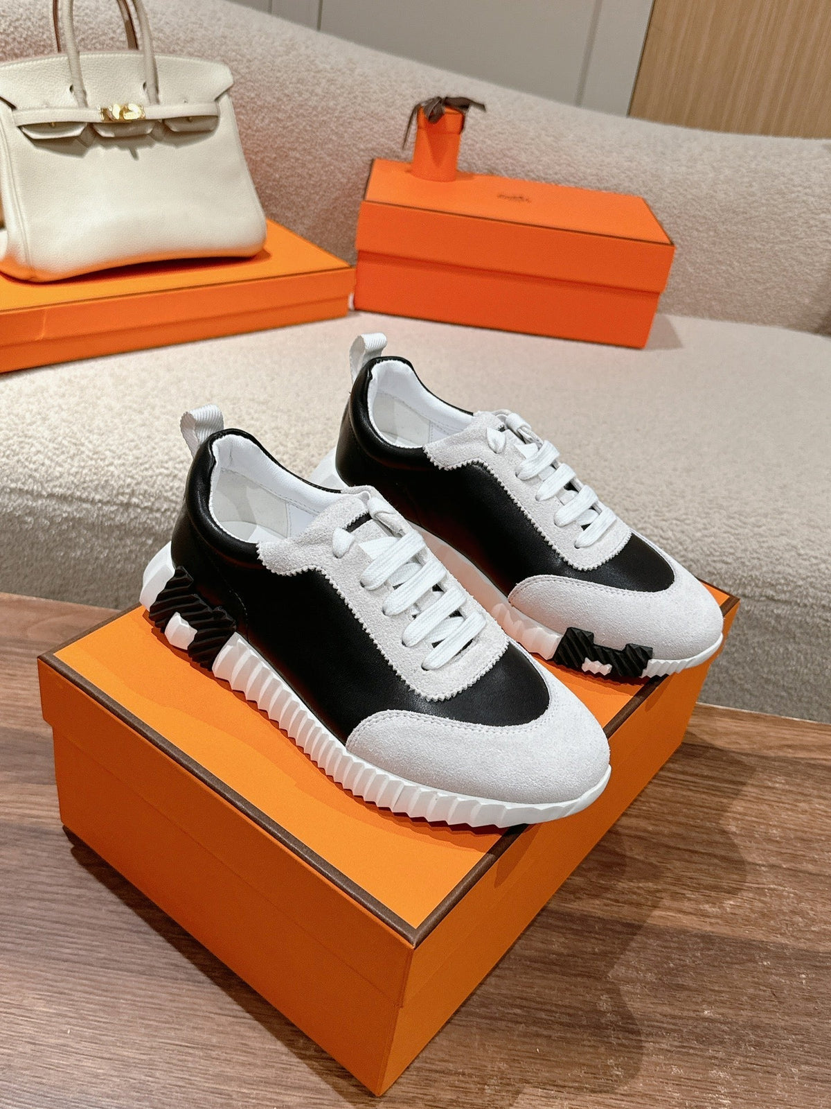 HM Mainland Sneaker In Pale Gray Suede And Black Calfskin