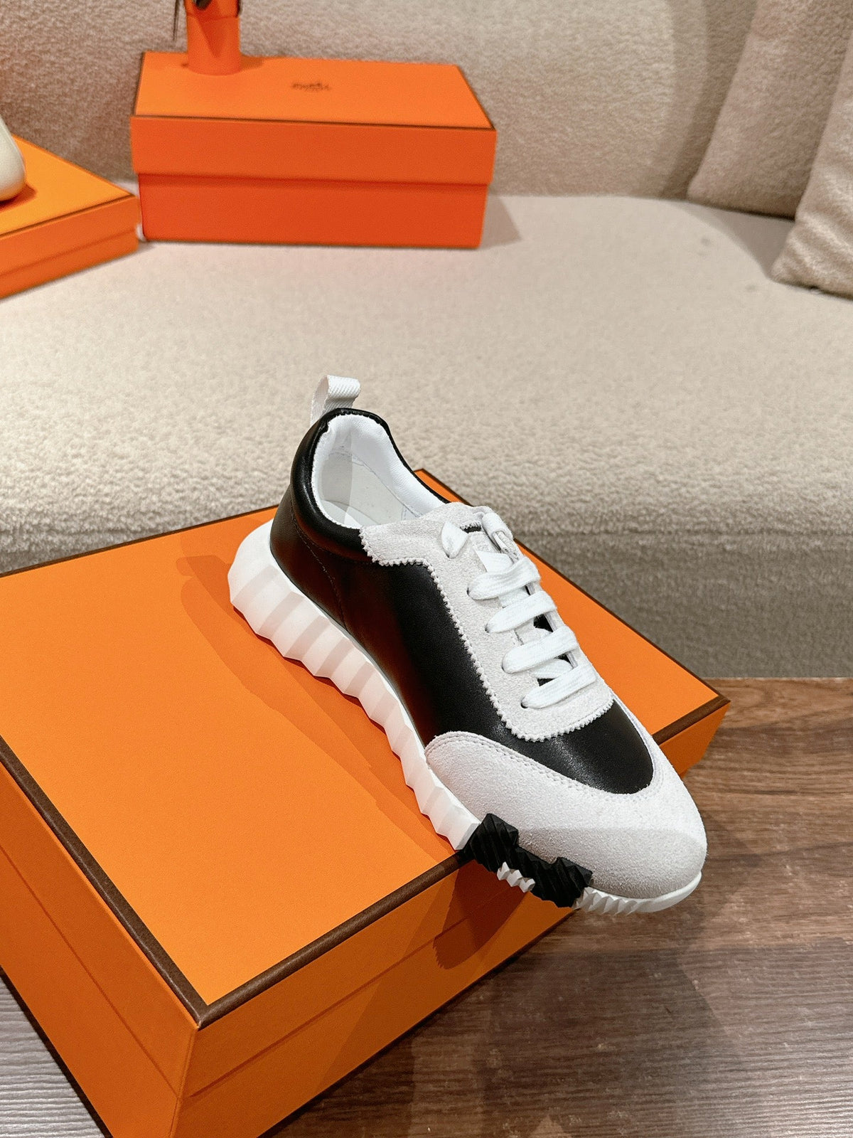 HM Mainland Sneaker In Pale Gray Suede And Black Calfskin