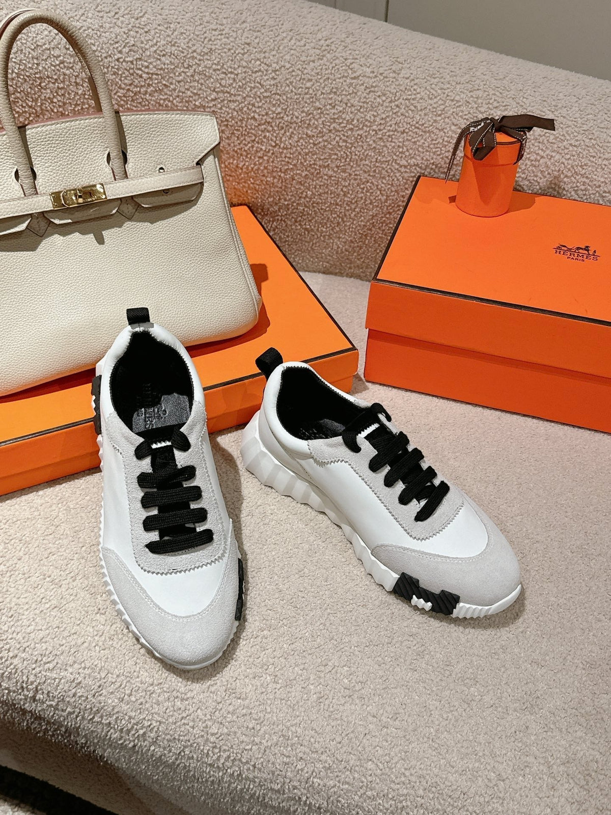 HM Mainland Sneaker In Pale Gray Suede And White Calfskin