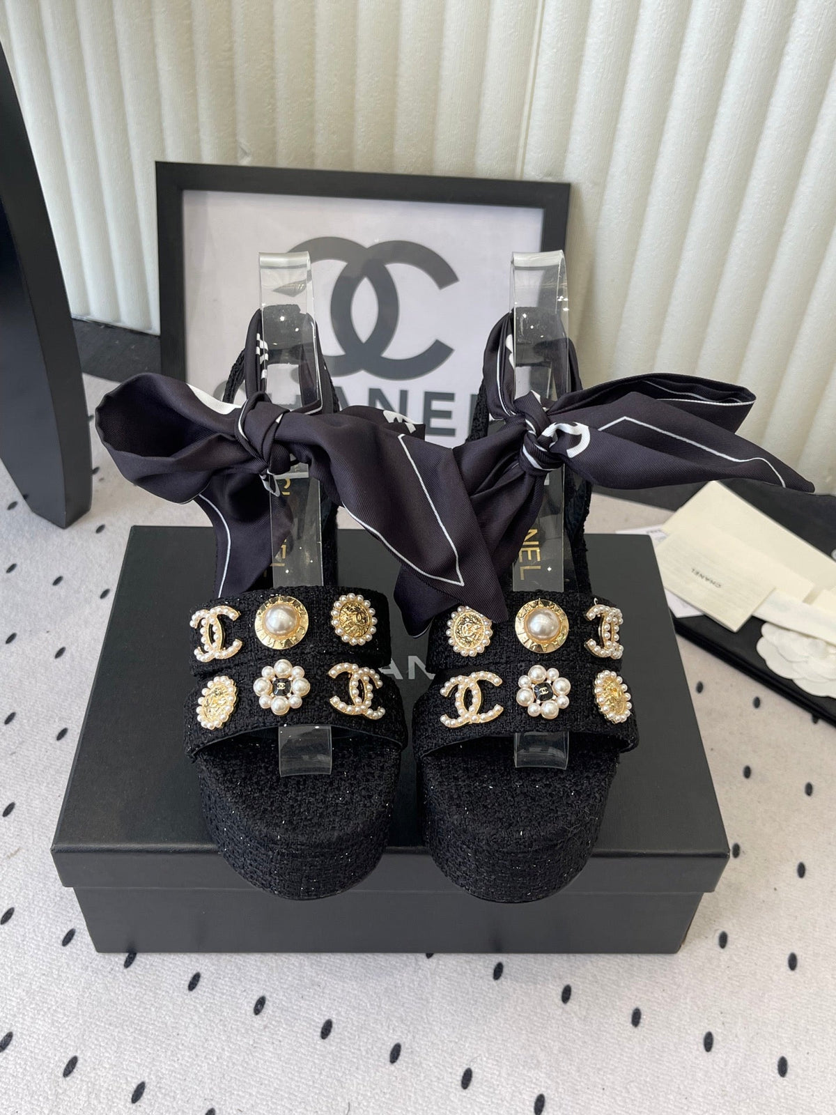 CC 26s Platform Sandals 75 Black Tweed Mixed Gold Charm 650088