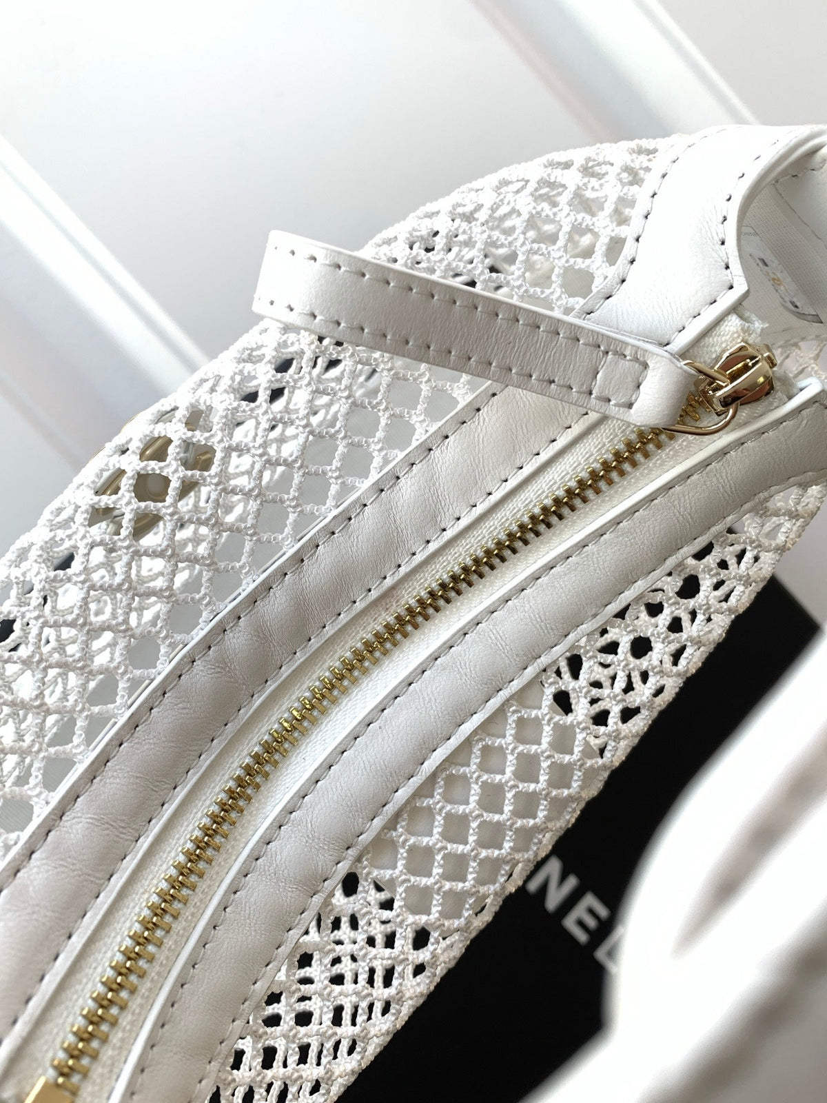 CC 25S Pouch Bag 17cm White Mesh Calfskin