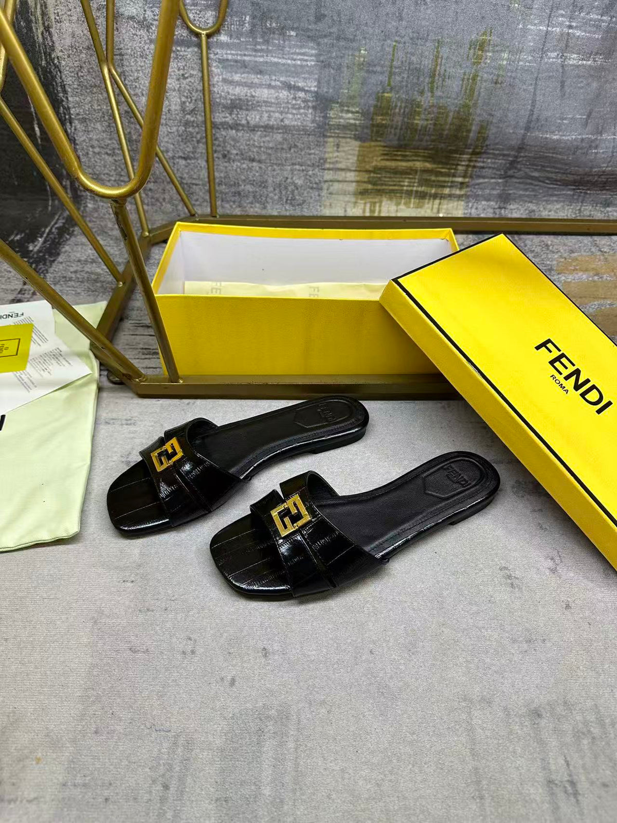 Fendi FFold Leather Slides Black Leather 826542