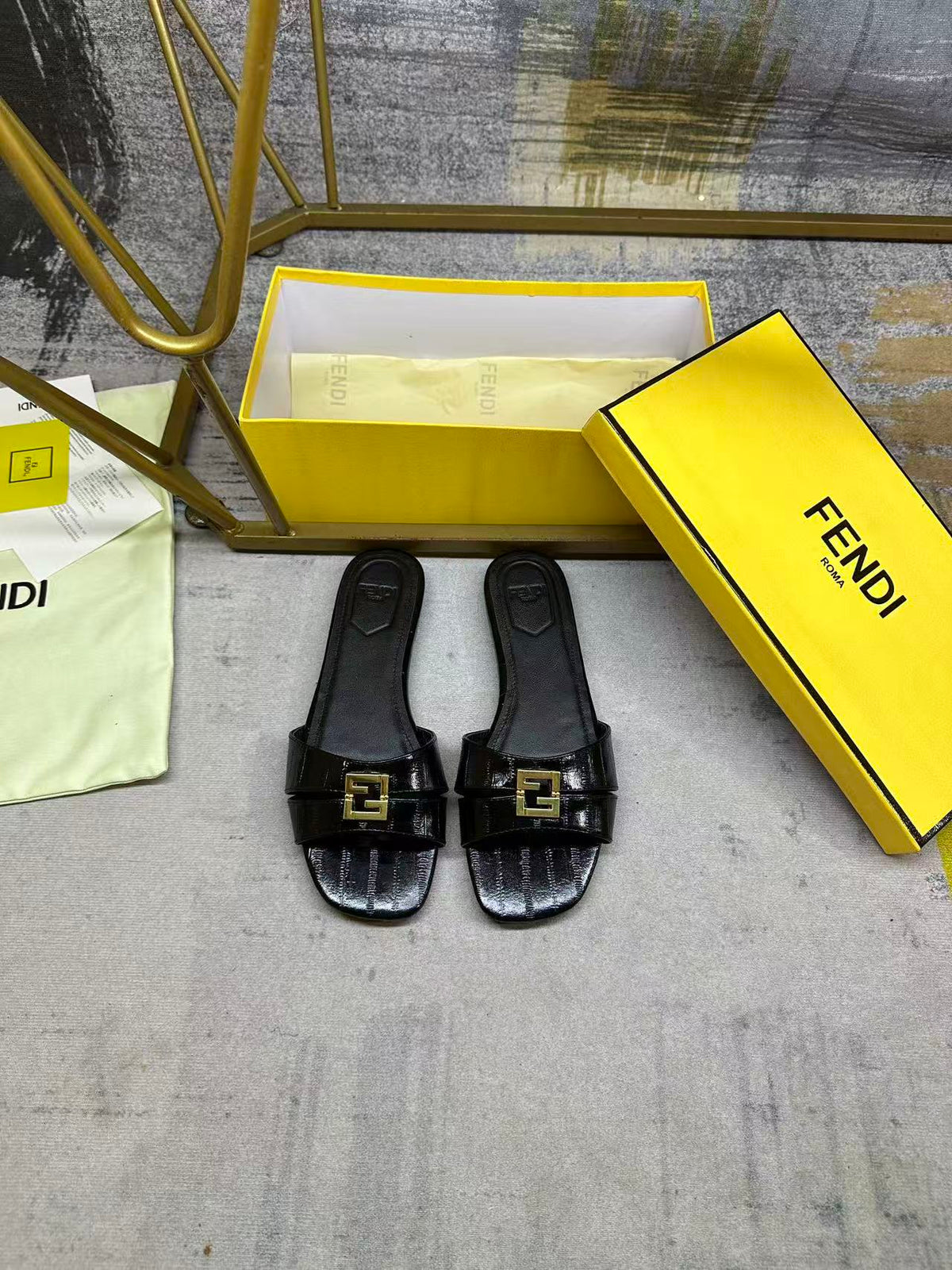 Fendi FFold Leather Slides Black Leather 826542