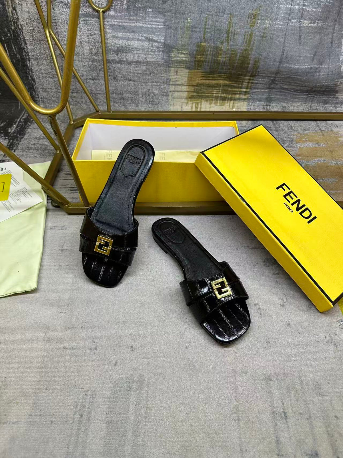 Fendi FFold Leather Slides Black Leather 826542