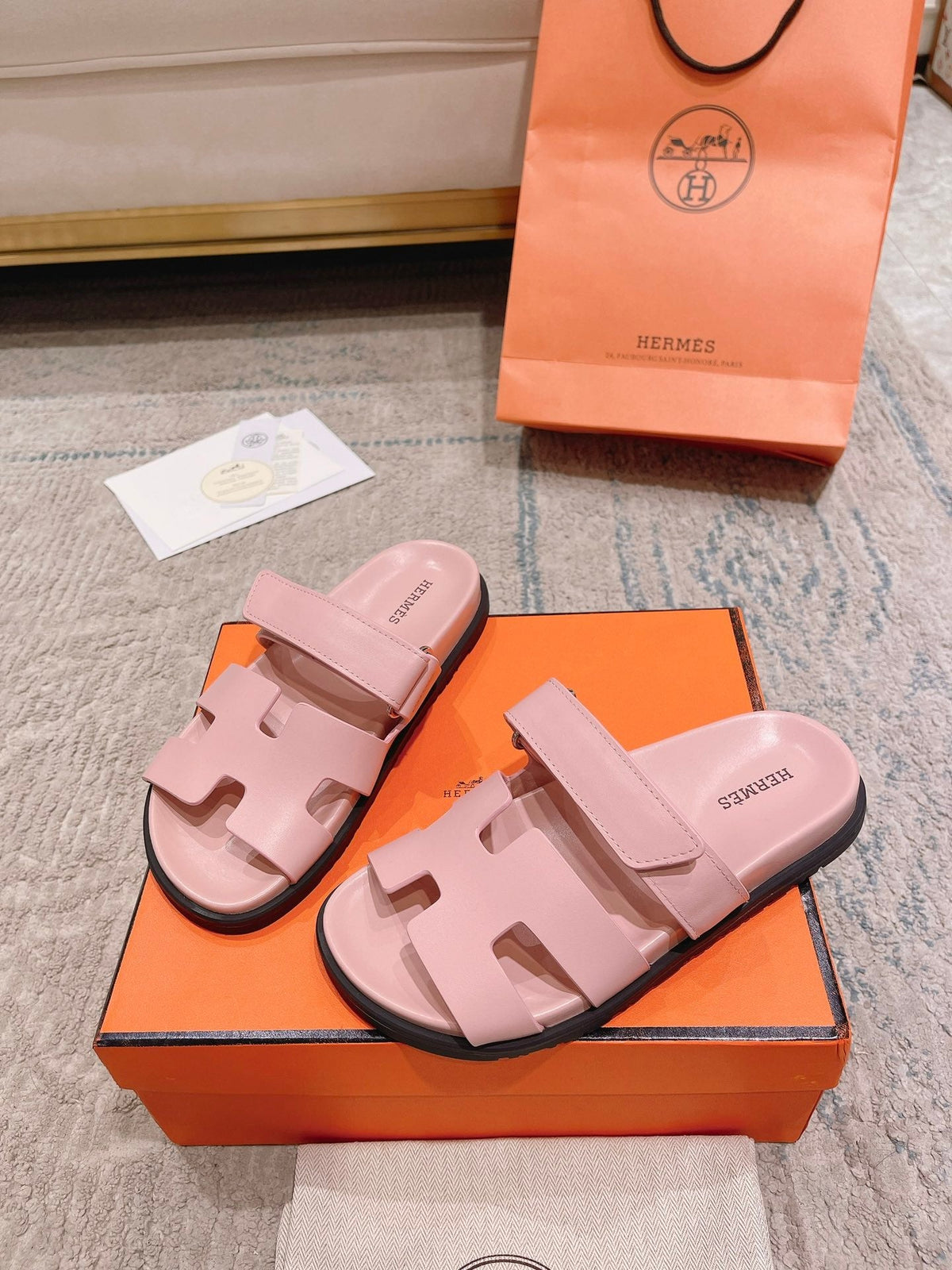 chypre sandal pink calfskin