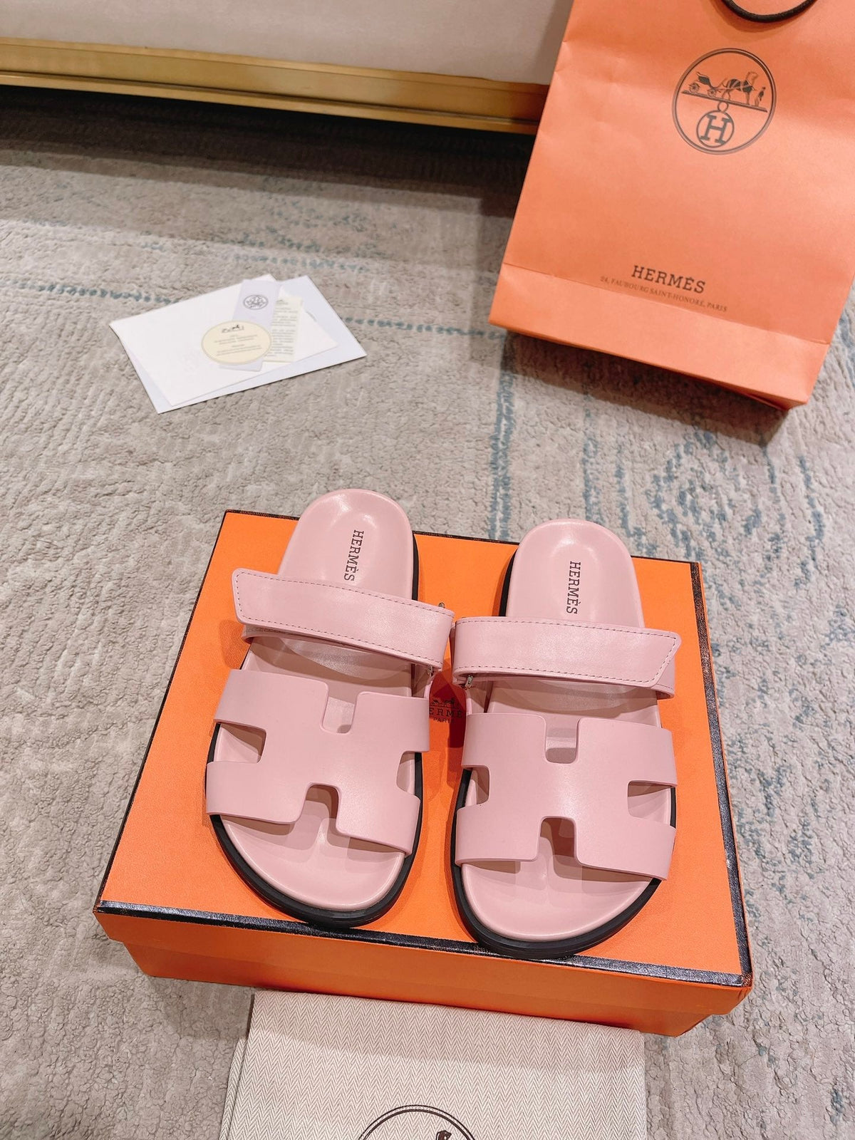 chypre sandal pink calfskin