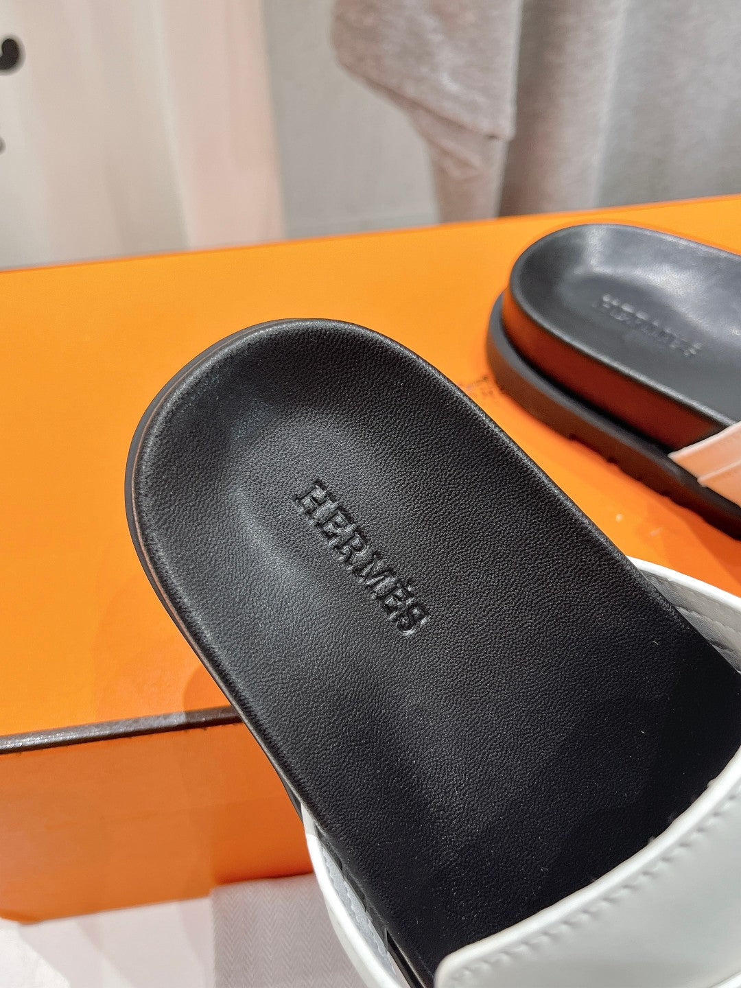 EMPIRE SANDAL BLACK MIX WHITE CALFSKIN