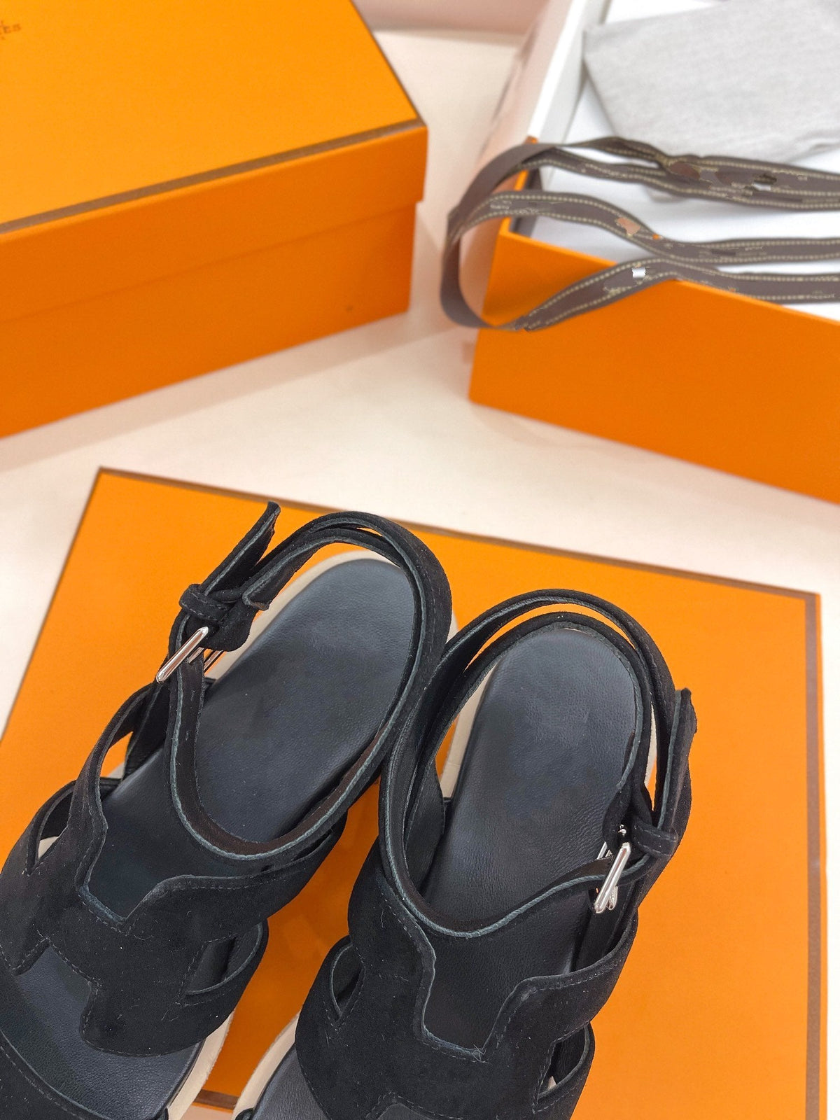 Havane 30 Sandal Black Suede