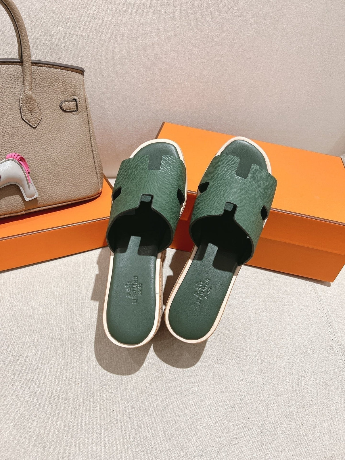 HM 25S HIGH WEDGE SANDALS IN DARK MOSS GREEN LAMBSKIN STYLE 32