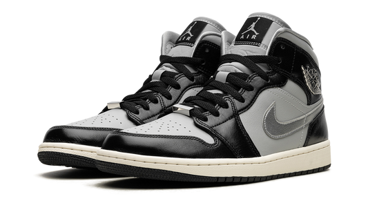 AIR JORDAN 1 MID SE WMNS "Black Chrome" FB9892 002