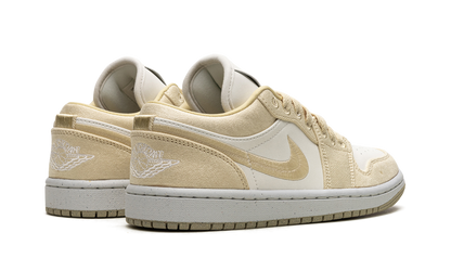 Air Jordan 1 Low WMNS "Team Gold / Sail" FN3722 701