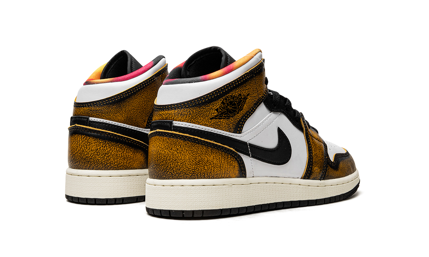 AIR JORDAN 1 MID SE GS "Orange Wear Away" DQ8418 071