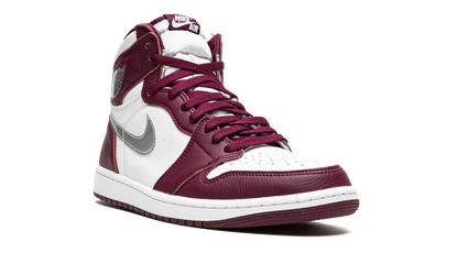 Air Jordan 1 Retro High OG "Bordeaux" 555088 611