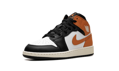 Air Jordan 1 Mid GS "Starfish Black Toe" DQ8423 801