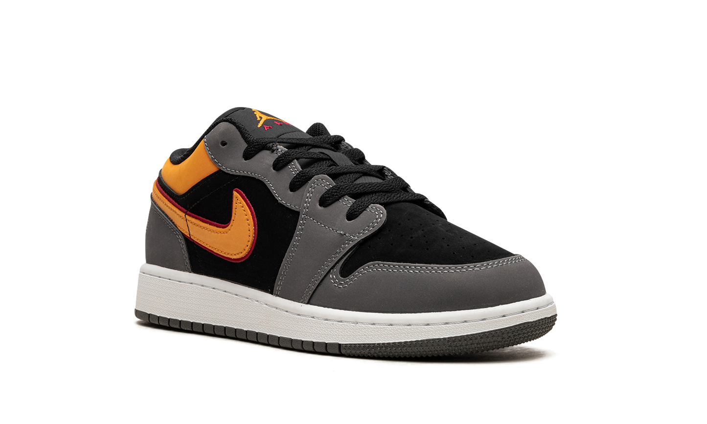 Air Jordan 1 Low SE GS "Vivid Orange" FN7671 008