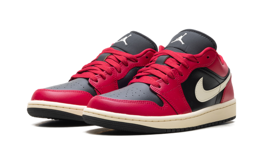 Air Jordan 1 Low Wmns "Mystic Hibiscus" DC0774 605