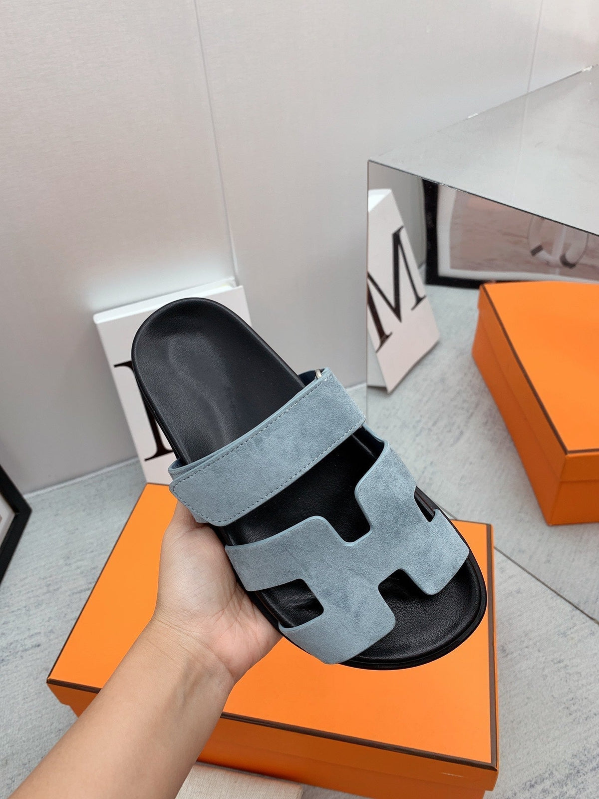 Chypre Sandal Black insole Light Blue lining