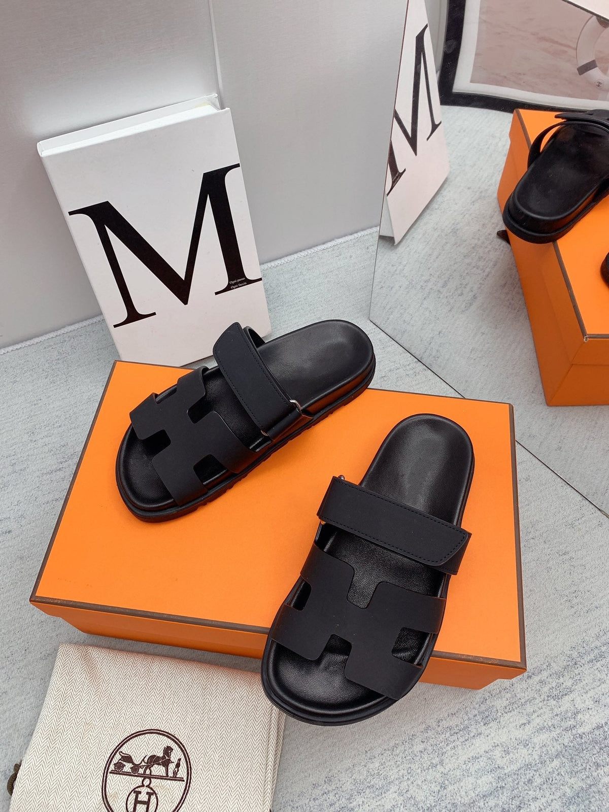 Chypre Sandal Black