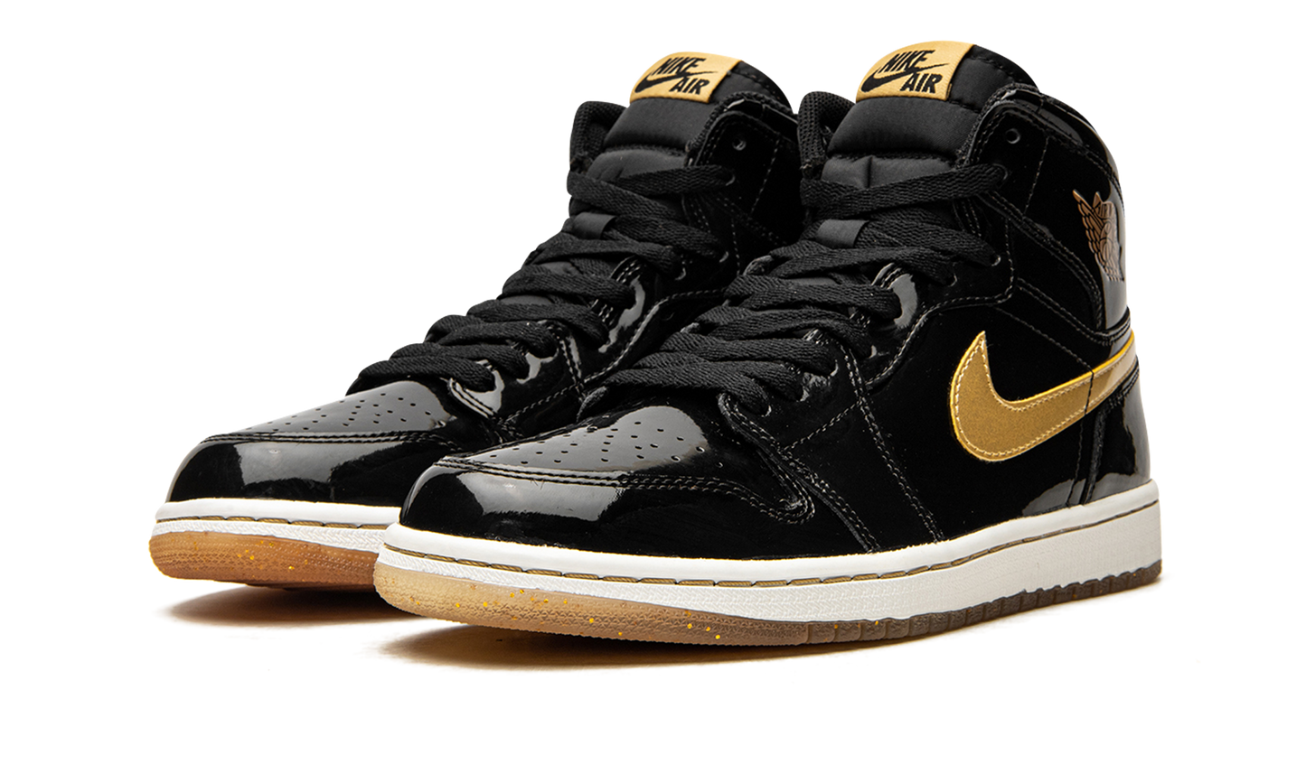 Air Jordan 1 Retro High OG "Black/Metallic Gold" 555088 019
